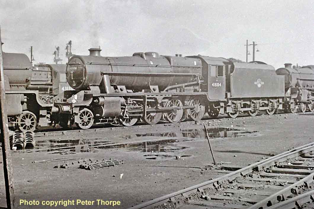 04/2 Class 2-8-0 63842 Langwith Junction Shed 6x4 Quality British Rail Photo 